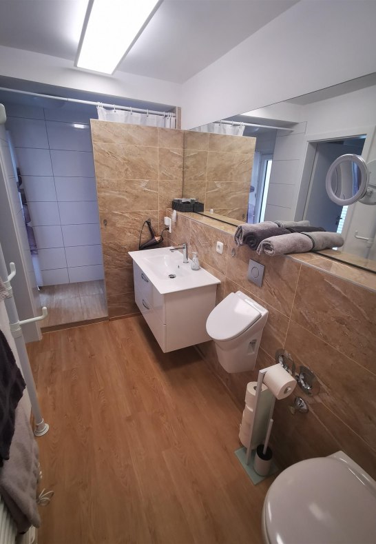 EGBad | &copy; Christl