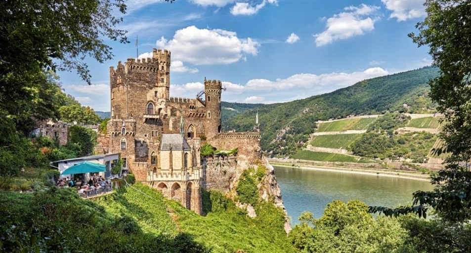 Burg Rheinstein im Sommer | © Foto: Michael Leukel Burg Rheinstein im Sommer | © Foto: Michael Leukel