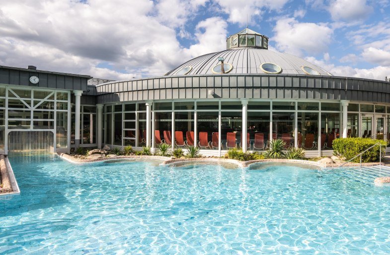 Außenbereich mit Kuppel | © Dominik Ketz Außenbereich mit Kuppel | © Dominik Ketz