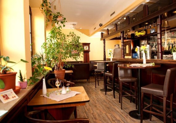 Neuberts Gasthaus Lahnstien Gastraum | &copy; Neuberts Gasthaus am Rhein