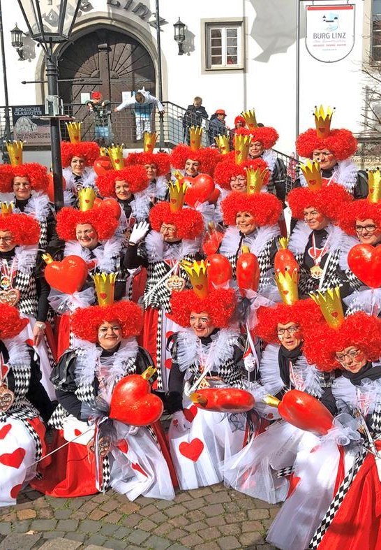 Frauengruppe Stadtsoldatencorps Rut-Wieß Linz | © Stadtsoldatencorps Rut-Wieß Linz e.V. Frauengruppe Stadtsoldatencorps Rut-Wieß Linz | © Stadtsoldatencorps Rut-Wieß Linz e.V.