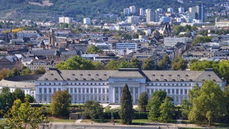 Schloss mit Schlossstufen | &copy; Koblenz Touristik GmbH / Johannes Bruchhof