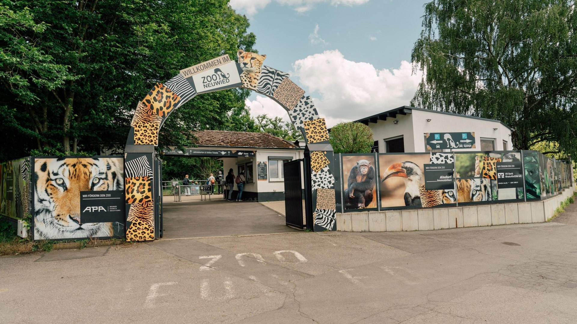 Eingang zum Zoo | &copy; Zimpfer_Photography