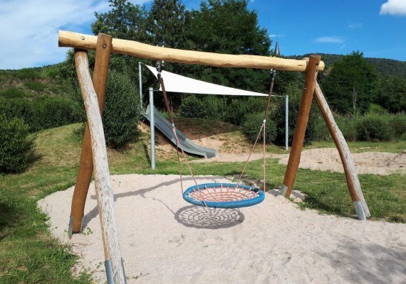 Schaukel 2 | © Gemeinde Spay, Thomas Becker Schaukel 2 | © Gemeinde Spay, Thomas Becker