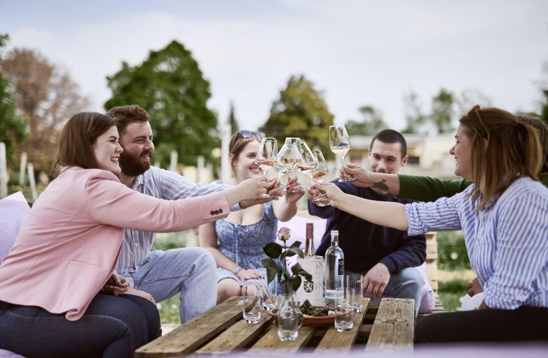 Weinlounge | &copy; Knyphausen GmbH & Co. KG.