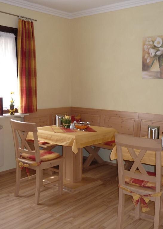 Innen | &copy; K&ouml;bes