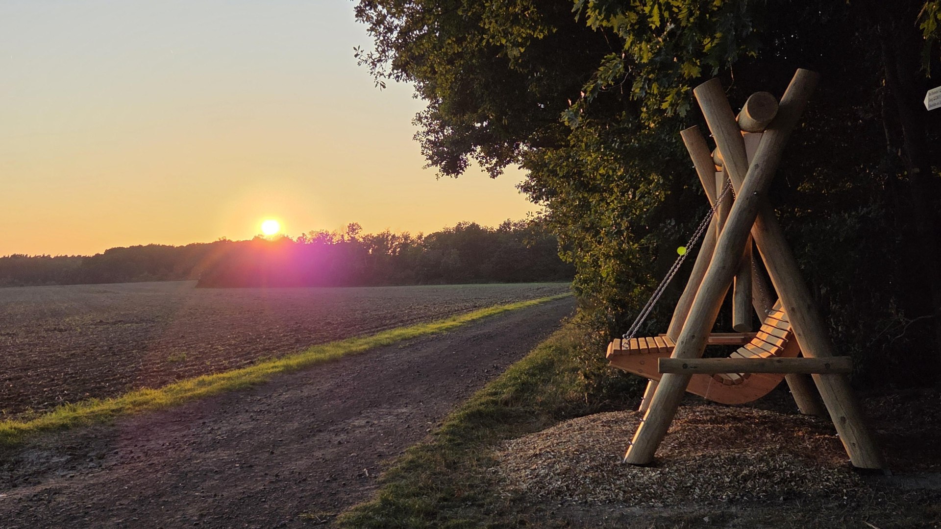 Wanderschaukel M&ouml;nchsheide Sonnenuntergang | &copy; Tourist-Information Bad Breisig