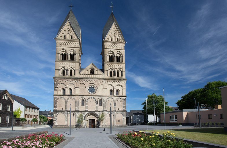Mariendom Vorderansicht | &copy; 90 Grad Photogrphy/Hilger & Schneider GbR