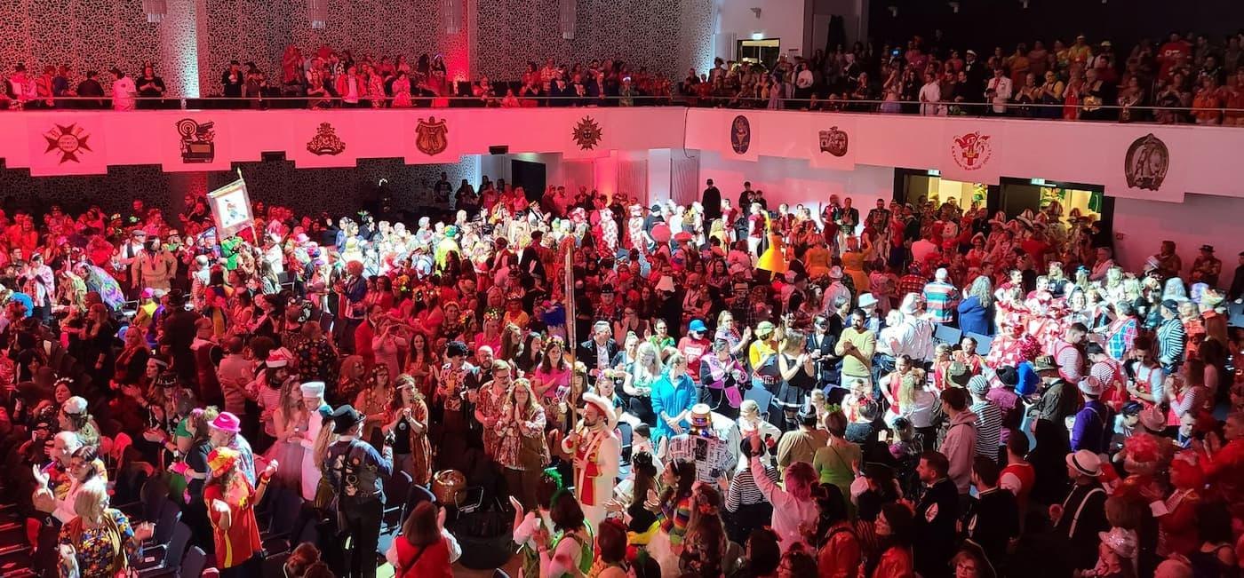 Trockensitzung in der Rhein-Mosel-Halle | © K. K. Funken Rot-Weiß 1936 e.V.