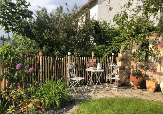 Garten vor dem Haus | &copy; Ferienwohnung Sch&ouml;ne Auszeit Spay