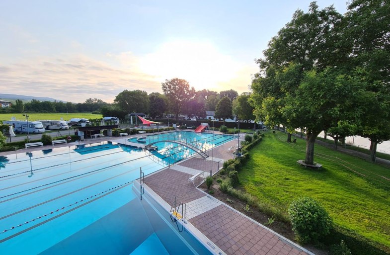 Blick auf das Asbach-Bad | &copy; Asbach-Bad