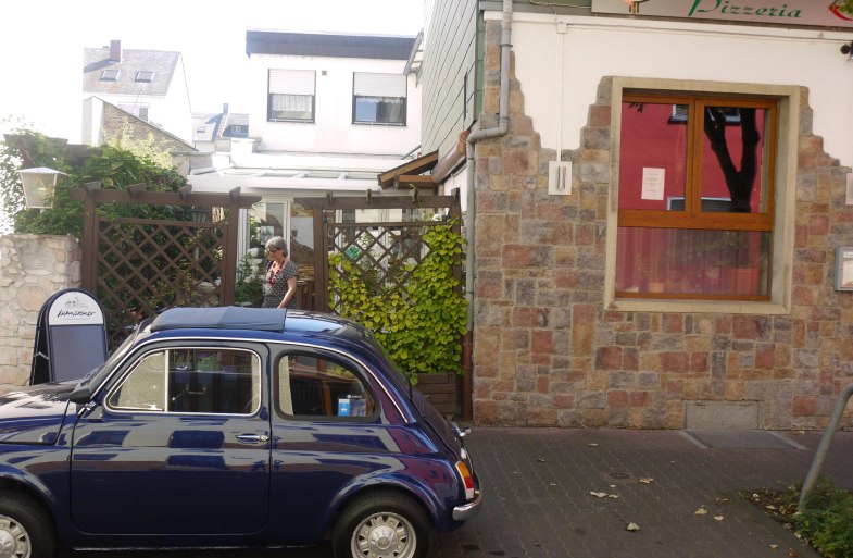 Hausansicht | &copy; Leistungstr&auml;ger Tarricone