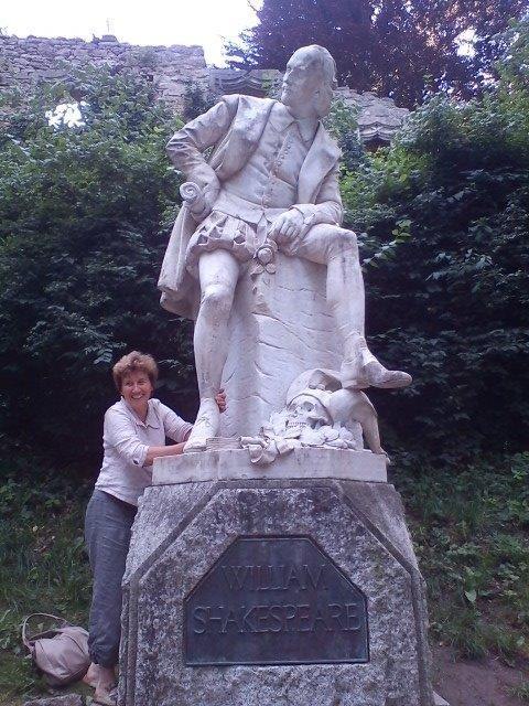 Shakespeare Denkmal mit U.v.B.-1 | © Geromont'sches Weingut