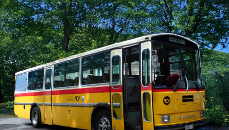 Nostalgietour im historischen Postbus (c) IkUM Gmb | © Nostalgietour im historischen Postbus (c) IkUM GmbH (mit KI bearbeitet) Nostalgietour im historischen Postbus (c) IkUM Gmb | © Nostalgietour im historischen Postbus (c) IkUM GmbH (mit KI bearbeitet)