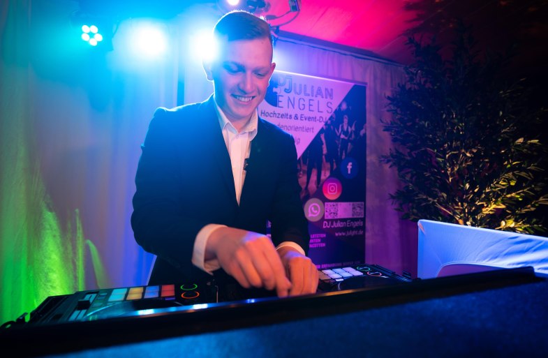 DJ1 | &copy; Julian Engels