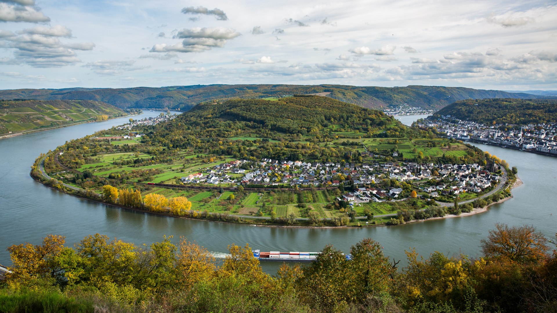 Rheinschleife bei Filsen | © Henry Tornow Rheinschleife bei Filsen | © Henry Tornow