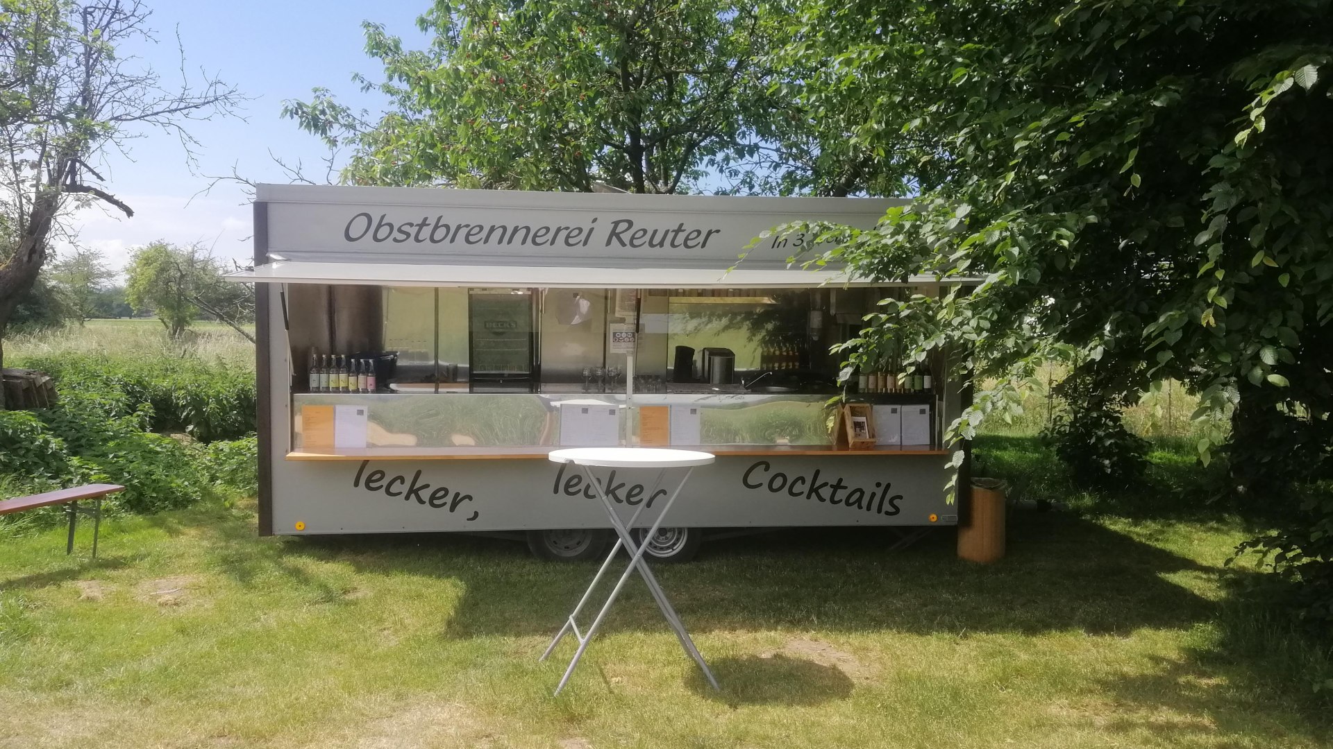 Edelobstbrennerei Reuter -Verkaufsstand | &copy; Edelobstbrennerei Reuter