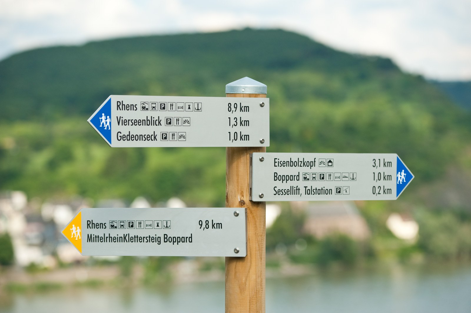 Signpost on the RheinBurgenWeg | © Dominik Ketz Signpost on the RheinBurgenWeg | © Dominik Ketz