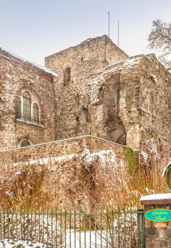 Br&ouml;mser Castle with snow | &copy; Marlis Steinmetz