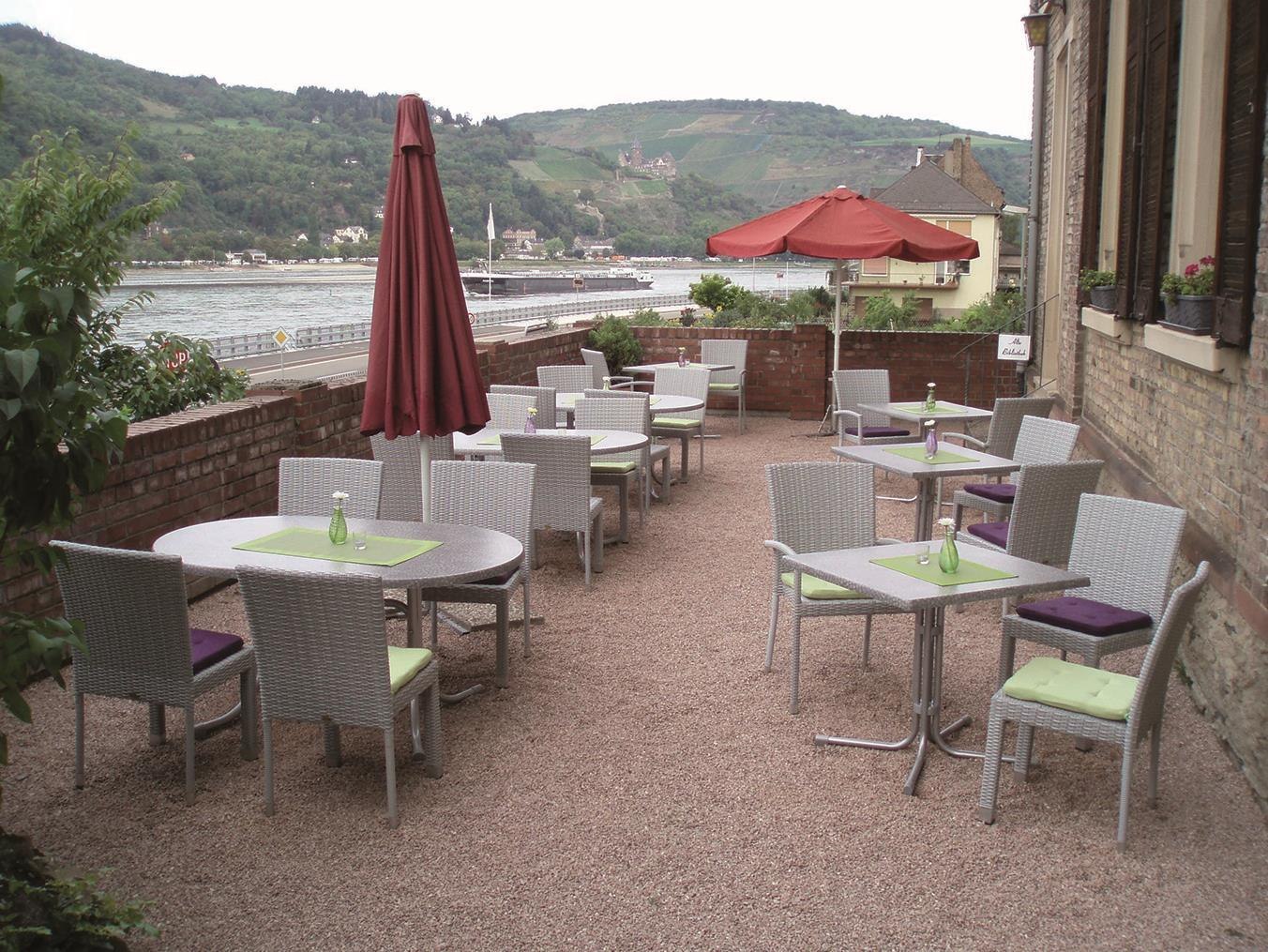 Straußwirtschaft Terrasse Weingut Nies | © Weingut Theodor Nies Straußwirtschaft Terrasse Weingut Nies | © Weingut Theodor Nies