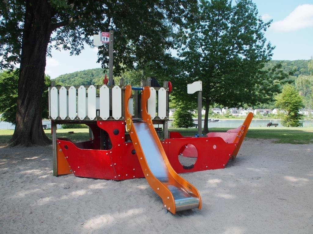 Spielplatz Rheinufer OL | &copy; Stadt Lahnstein